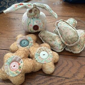 Handmade quilt piece bunny with eggs and flowers